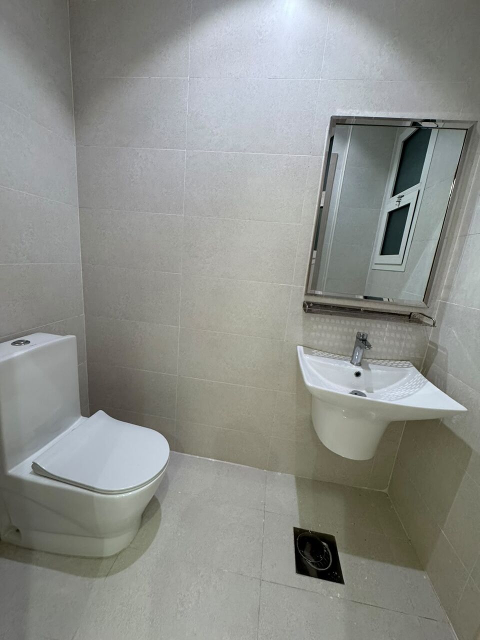 Salwa, Apartments, Flats, Houses & Villas, KWD 625/month,  4 BR,  For Rent In Salwa: Second-floor Apartment Featuring 4 Master Bedrooms With A Balcony.