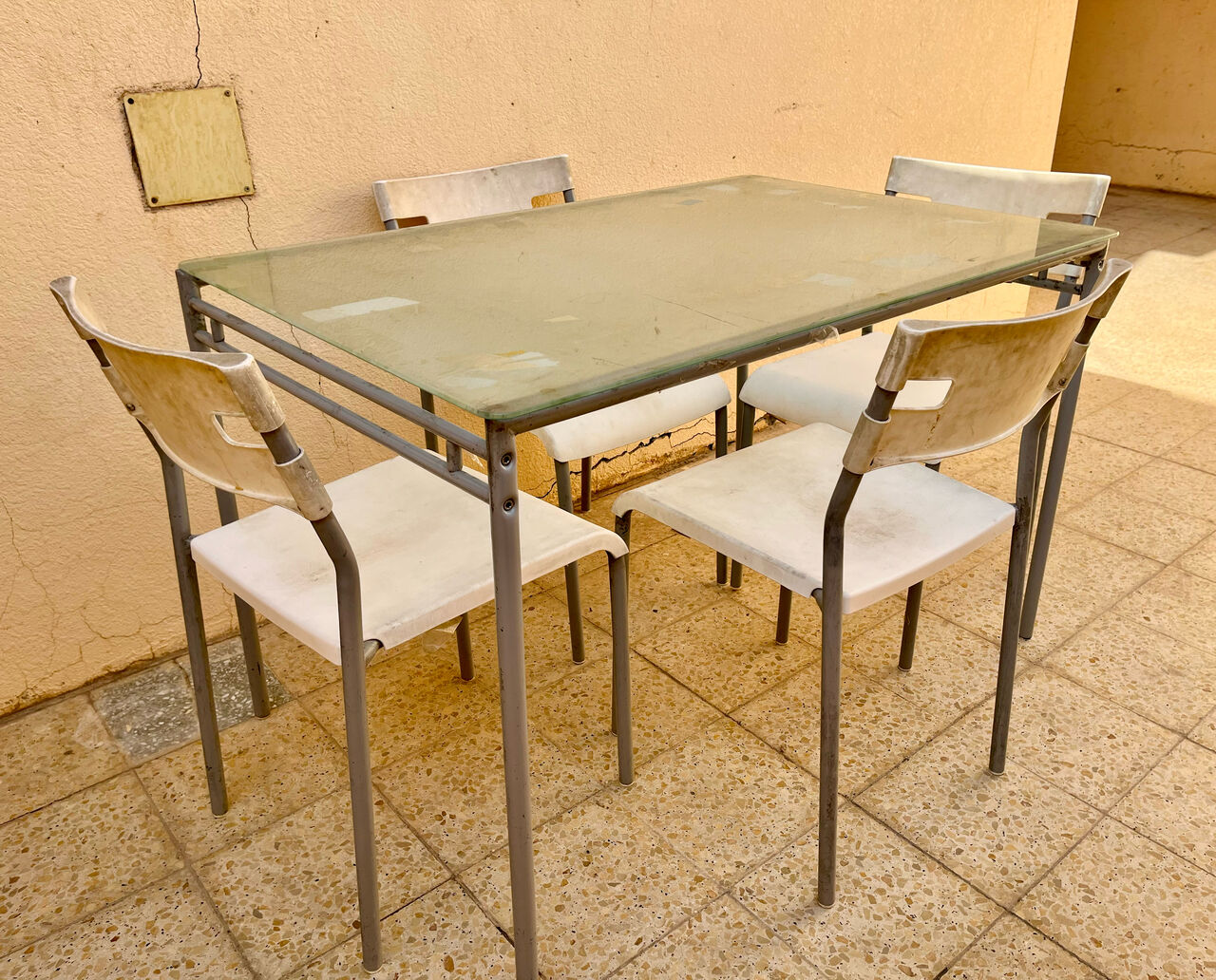 Umm Al Hamam, Furniture, SAR 70,  Dinning Table 4 Seater (metal Frame) Used