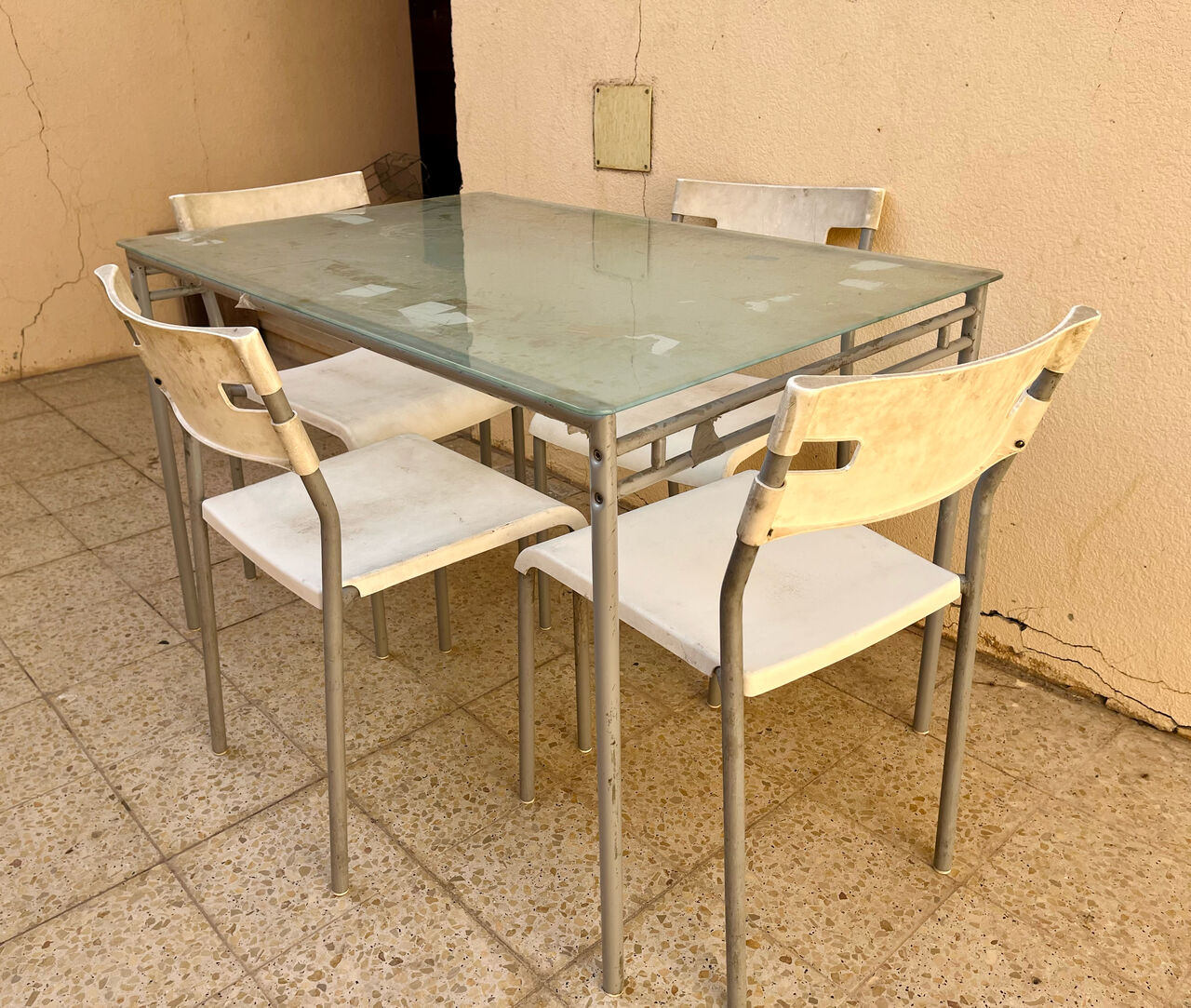 Umm Al Hamam, Furniture, SAR 70,  Dinning Table 4 Seater (metal Frame) Used