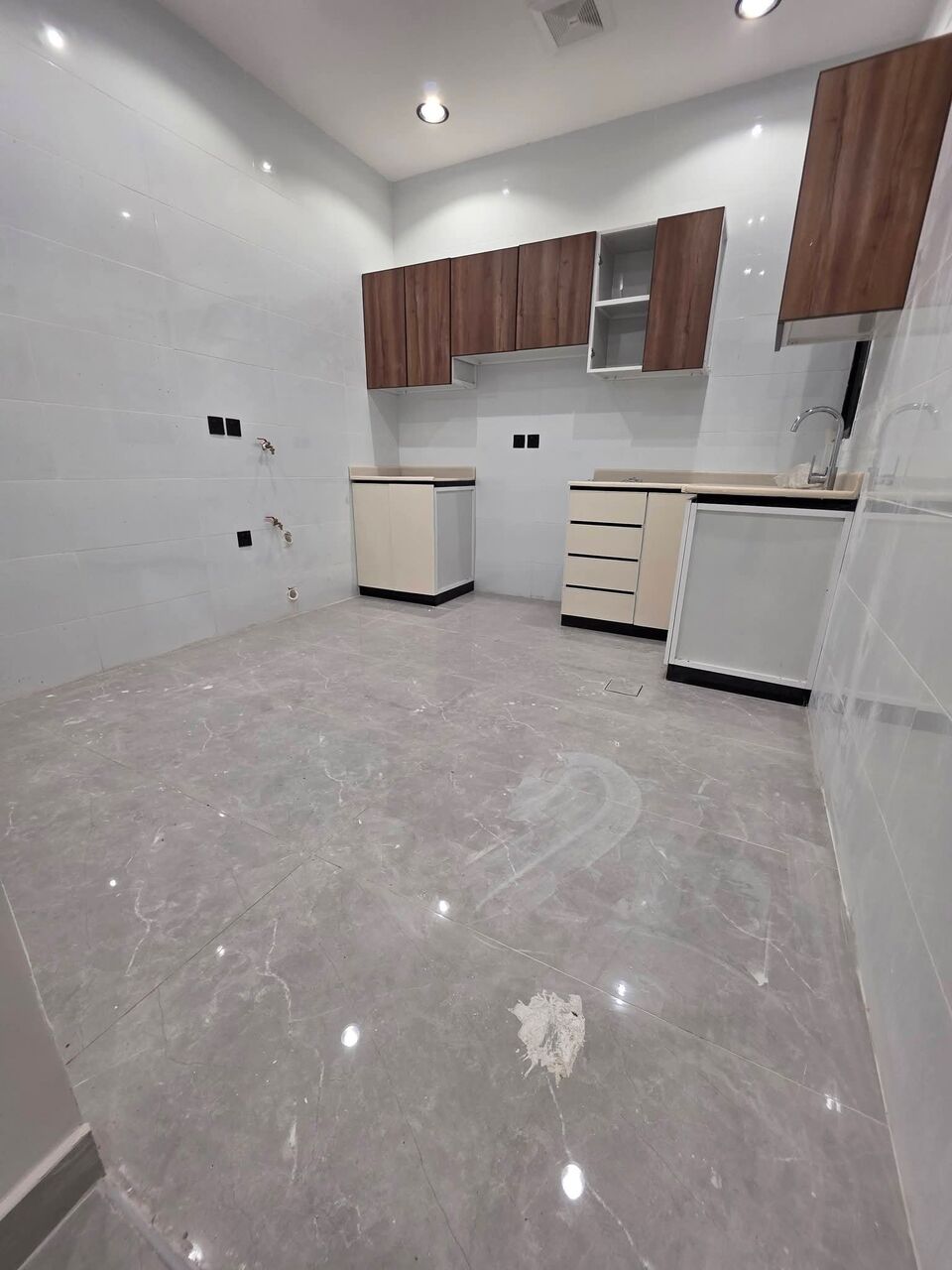 Khobar, Apartments, Flats, Houses & Villas, 2 BR,  BRAND-NEW TWO-BEDROOM FAMILY APARTMENTS FOR RENT &ndash; SAR 26,600/YEAR &ndash; WATER, AC & PRIVATE P