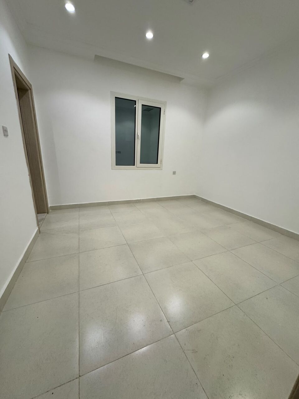 Salwa, Apartments, Flats, Houses & Villas, KWD 650/month,  4 BR,  For Rent In Salwa: First-floor Apartment Featuring 4 Master Bedrooms With Balconies.