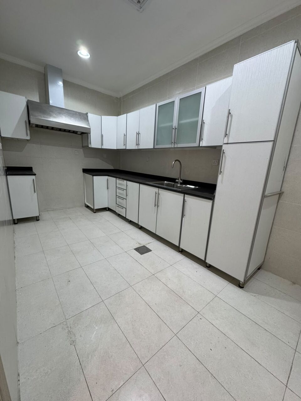 Salwa, Apartments, Flats, Houses & Villas, KWD 650/month,  4 BR,  For Rent In Salwa: First-floor Apartment Featuring 4 Master Bedrooms With Balconies.