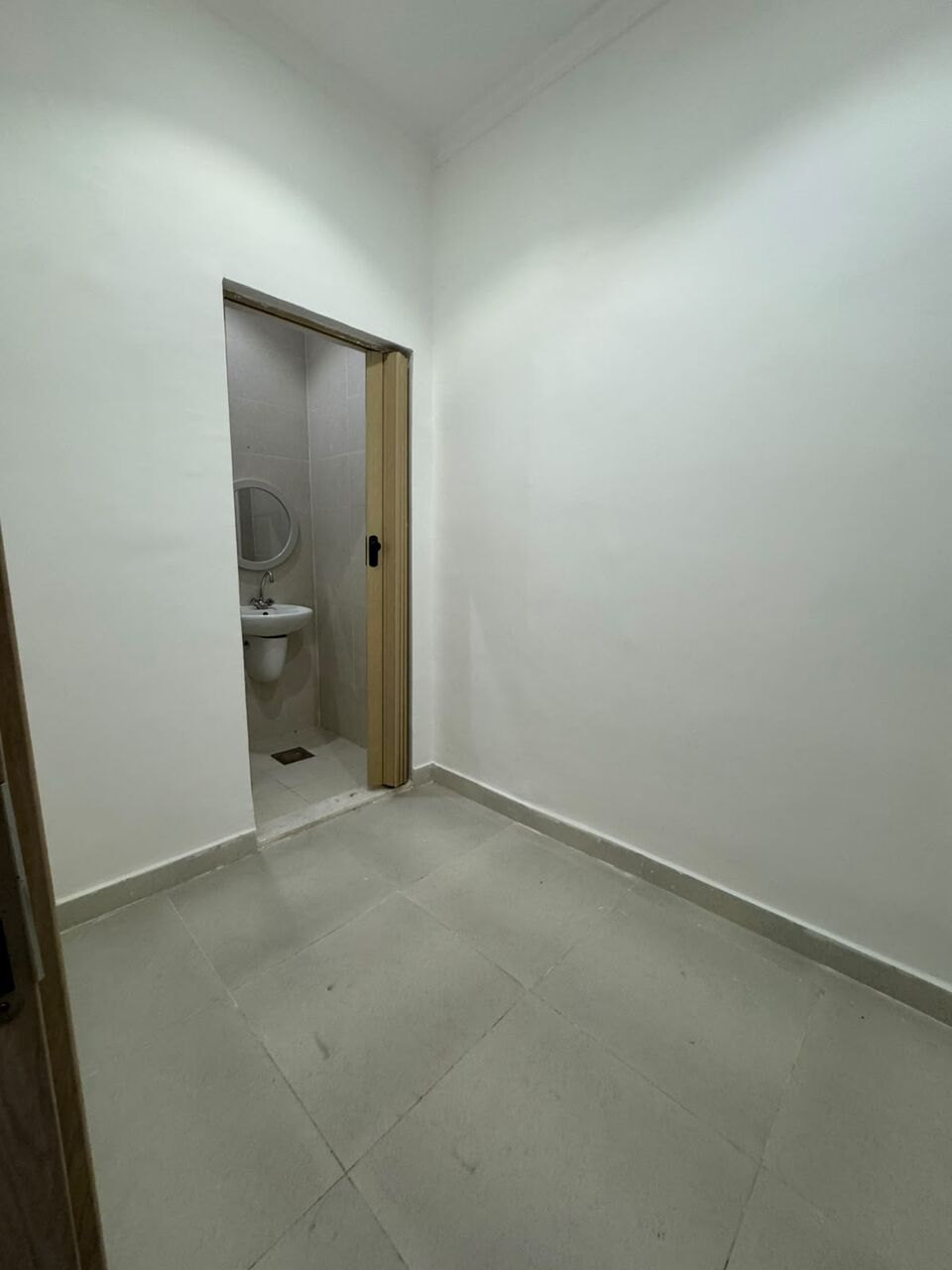 Salwa, Apartments, Flats, Houses & Villas, KWD 700/month,  4 BR,  Apartment For Rent In Salwa With A Private Entrance, Featuring 4 Master Bedrooms.