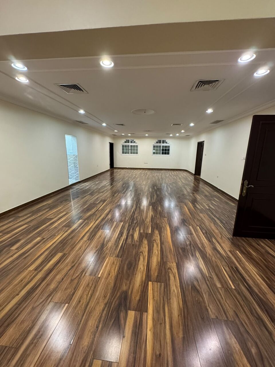 Salwa, Apartments, Flats, Houses & Villas, KWD 800/month,  6 BR,  Second-floor Unit For Rent In Salwa &ndash; Prime Location &ndash; 7 Rooms.