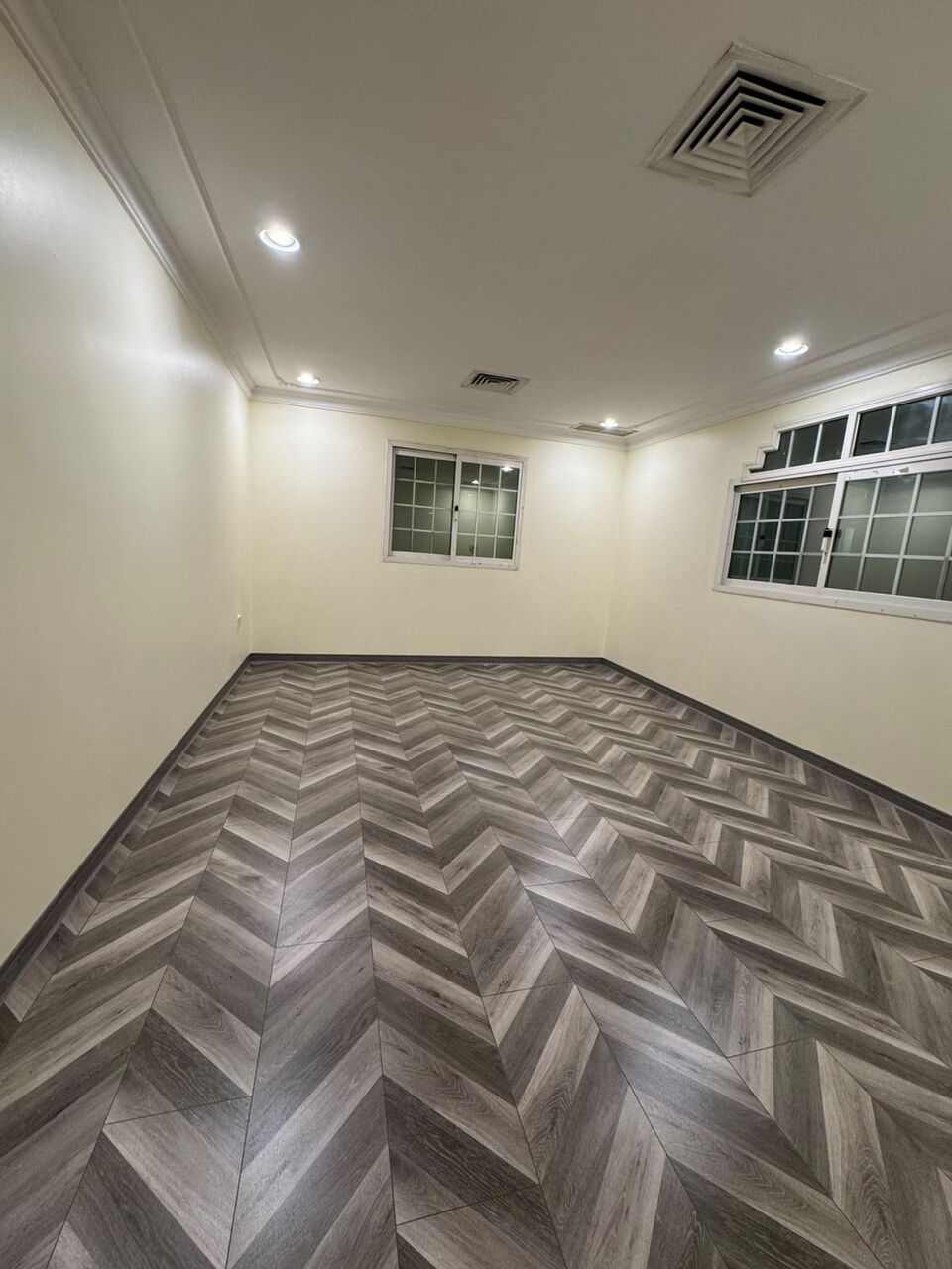 Salwa, Apartments, Flats, Houses & Villas, KWD 800/month,  6 BR,  Second-floor Unit For Rent In Salwa &ndash; Prime Location &ndash; 7 Rooms.