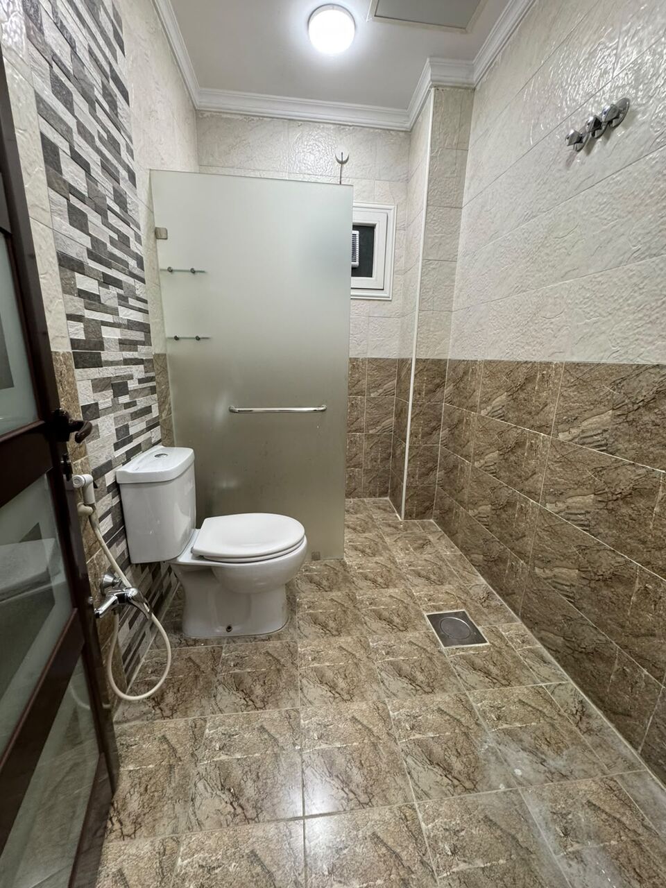 Salwa, Apartments, Flats, Houses & Villas, KWD 800/month,  6 BR,  Second-floor Unit For Rent In Salwa &ndash; Prime Location &ndash; 7 Rooms.