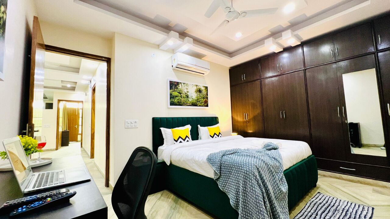 Rohini, Apartments, Flats, Houses & Villas, INR 12456/day,  4 BR,  2200 Sq. Feet,  Classified Booking