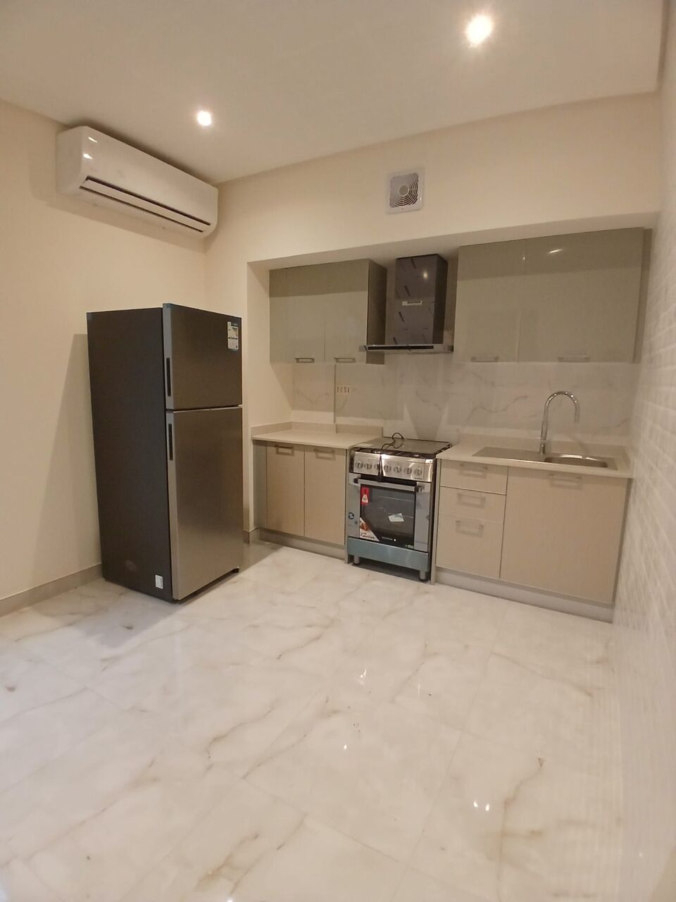 Tubli, Apartments, Flats, Houses & Villas, BHD 250/month,  1 BR,  Semi Furnished Flat Available In Tubli With EWA ( Tubli 14)