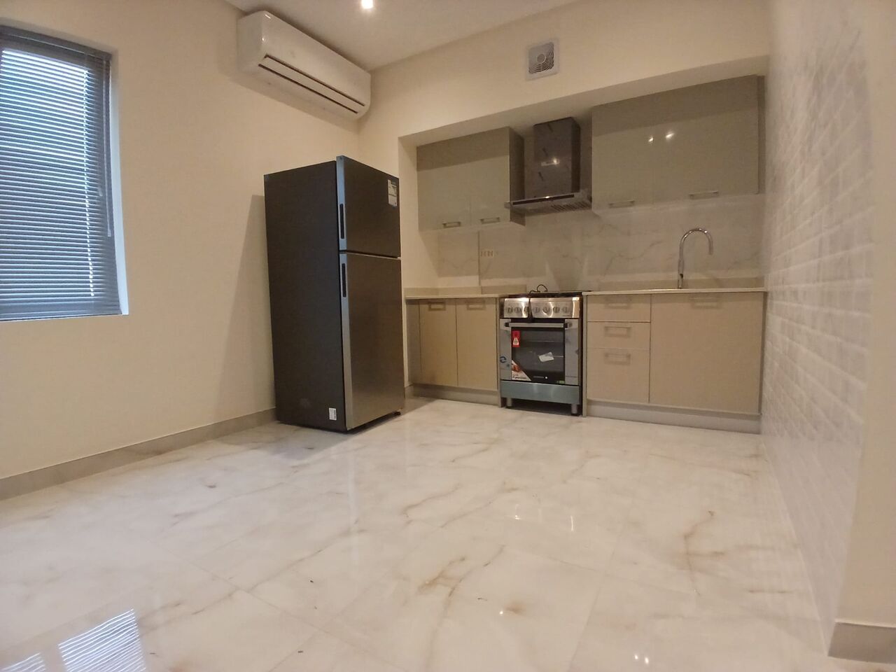 Tubli, Apartments, Flats, Houses & Villas, BHD 250/month,  1 BR,  Semi Furnished Flat Available In Tubli With EWA ( Tubli 14)