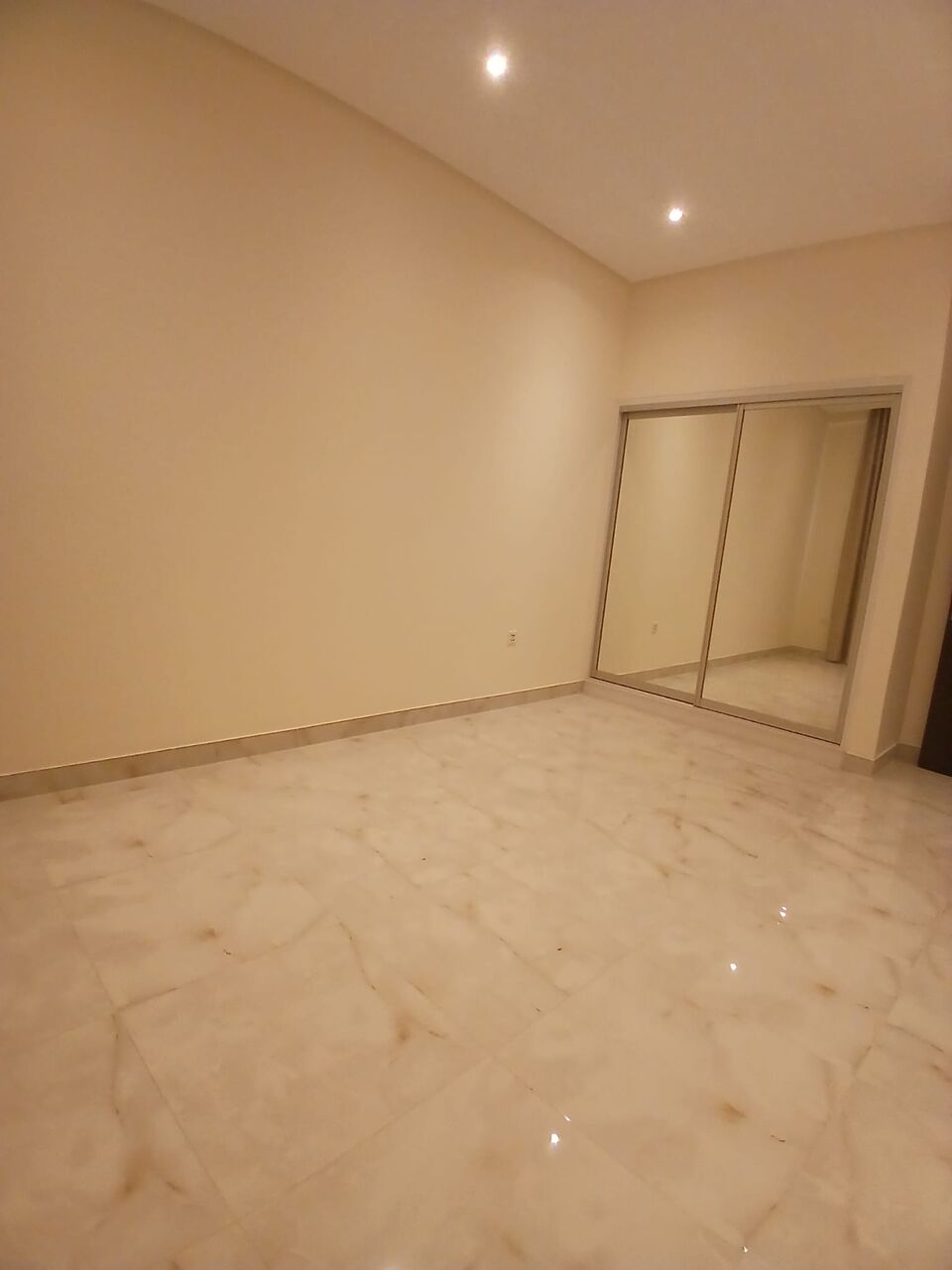 Tubli, Apartments, Flats, Houses & Villas, BHD 350/month,  2 BR,  Semi Furnished Flat Available In Tubli With EWA ( Tubli 13)