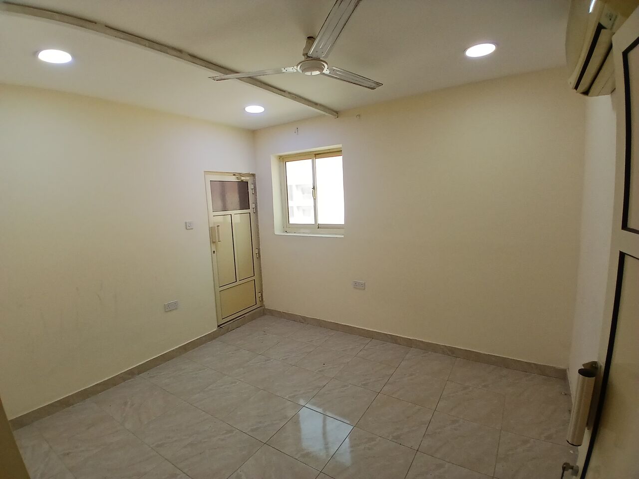 Hidd, Apartments, Flats, Houses & Villas, BHD 150,  1 BR,  Flat For Rent New Hidd Inclusive/ Limit