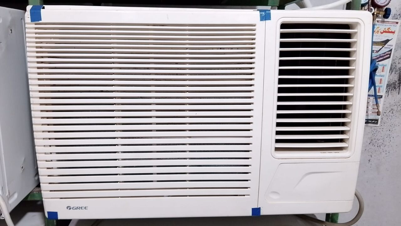 Al Aziziyah, Air Conditioners, SAR 1,  For Sale, Used, Clean, Almost New Window Air Conditioners, With Warranty, With Delivery
