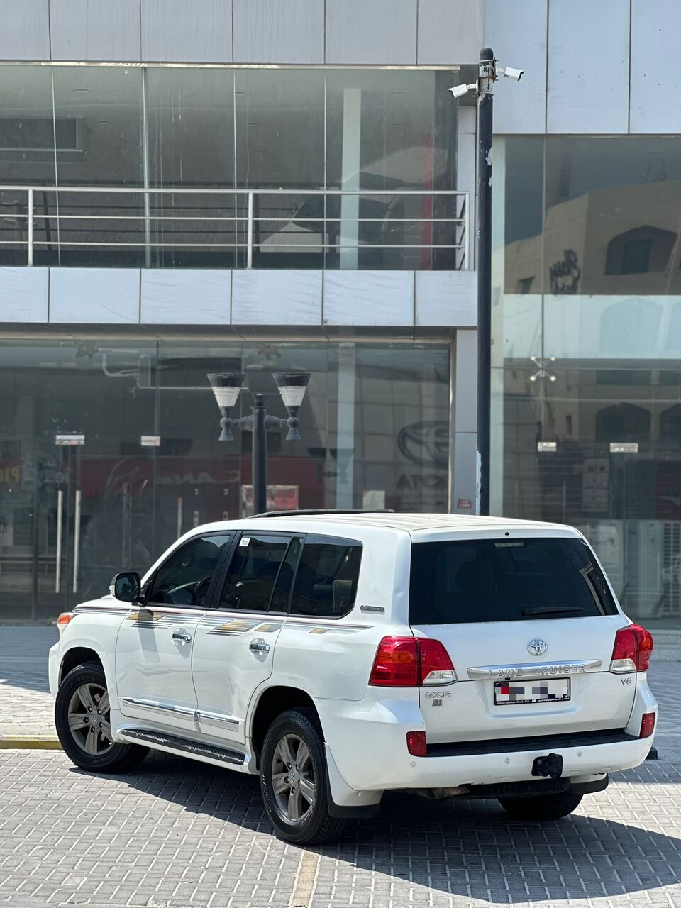 Riffa, Vehicles, Cars & Trucks , BHD 10800,  TOYOTA LAND CRUISER GXR V8 2015 WHITE,  2015,  Automatic,  240000 KM,