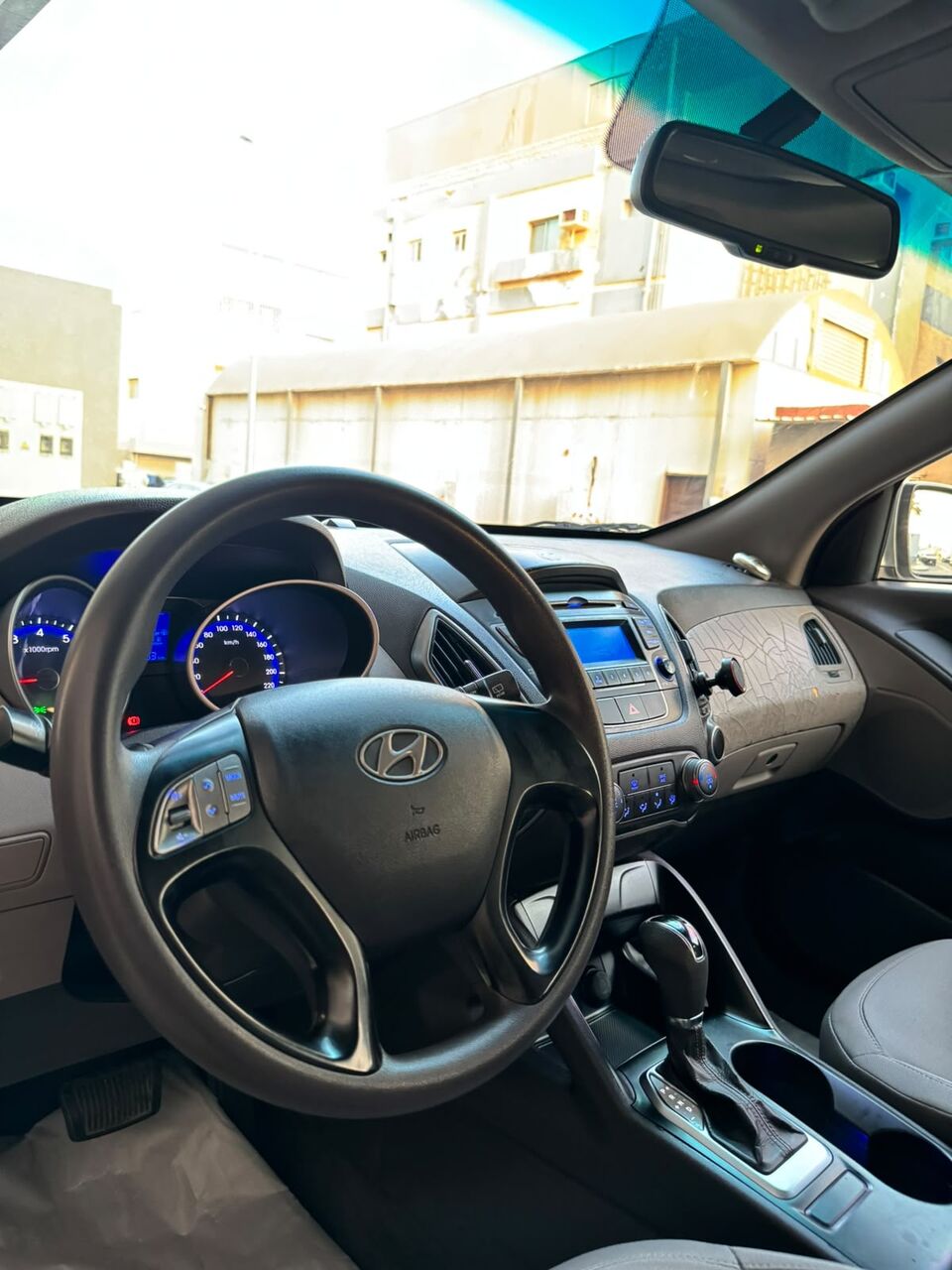 Jeddah, Vehicles, Cars & Trucks , SAR 28000,  Hyundai Tucson,  2015,  Automatic,  300 KM,