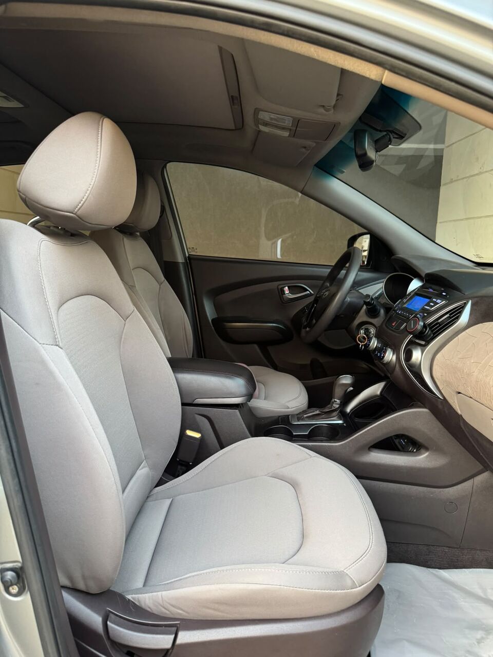 Jeddah, Vehicles, Cars & Trucks , SAR 28000,  Hyundai Tucson,  2015,  Automatic,  300 KM,