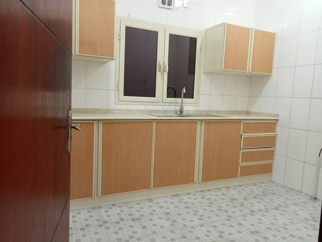 Janabiya, Apartments, Flats, Houses & Villas, BHD 230/year,  2 BR,  RENT - DELUX FLAT + EWA