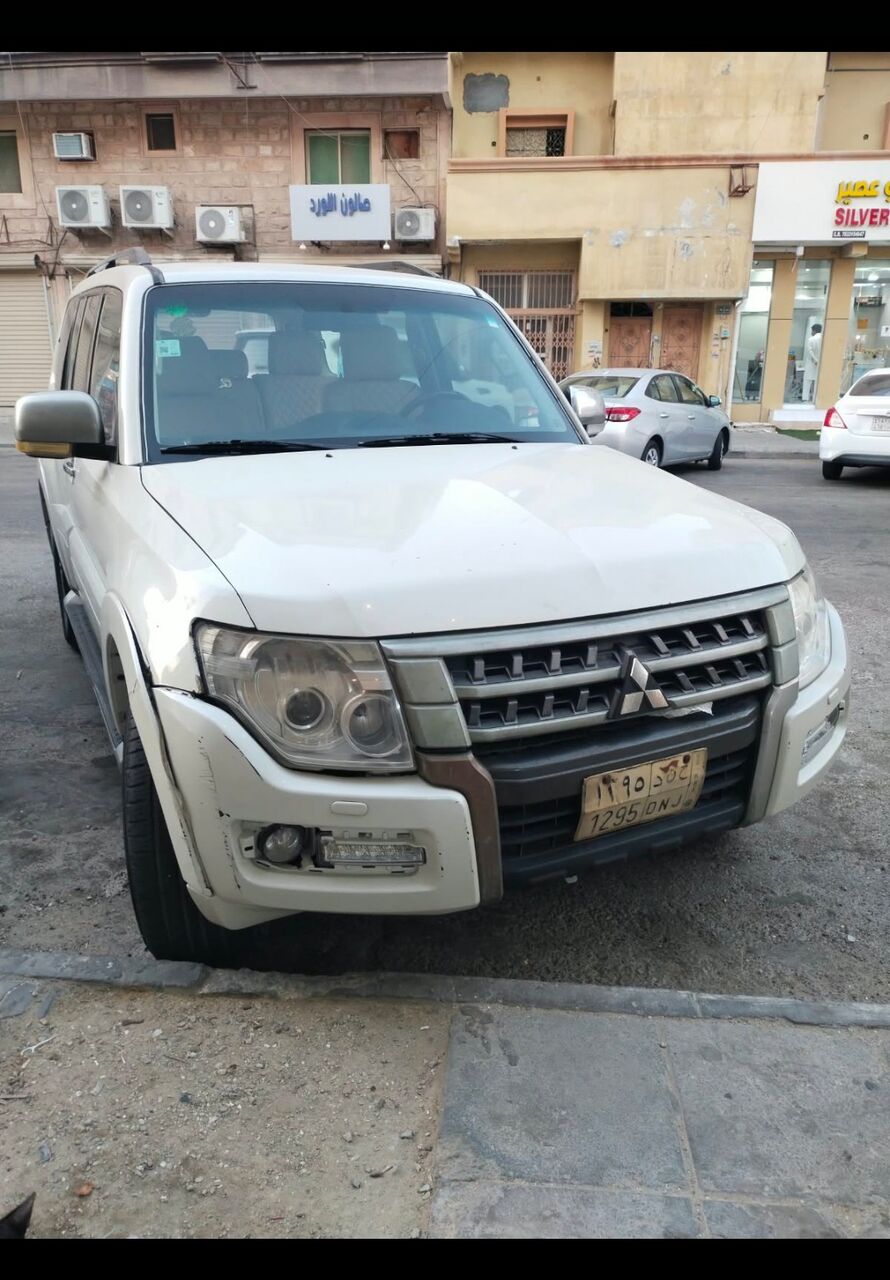 Khobar, Vehicles, Cars & Trucks , SAR 42,  Mitsubishi Pajero,  2016,  Automatic,  242000 KM,  Pajero