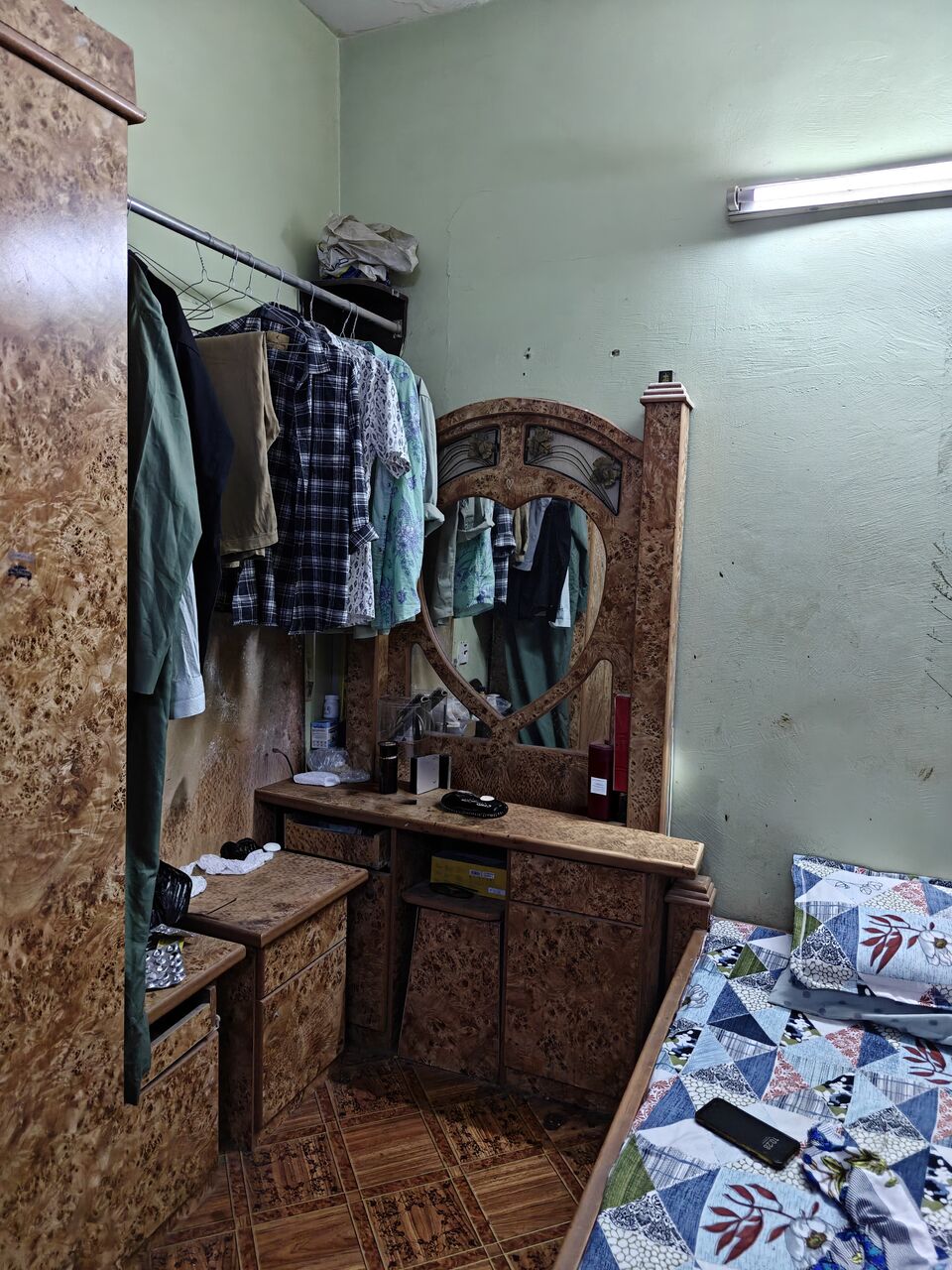 Riyadh, Furniture, SAR 600,  Used Furniture ( King Size Bed, Dressing Table And. 6 Door Almirah