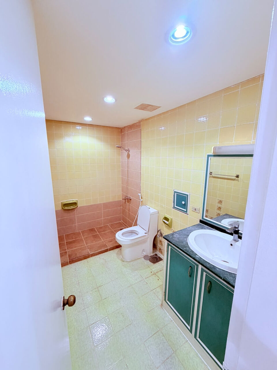 Yanbu, Apartments, Flats, Houses & Villas, SAR 300/month,  6 BR,  Single Rooms And Sharing Availble For Rent