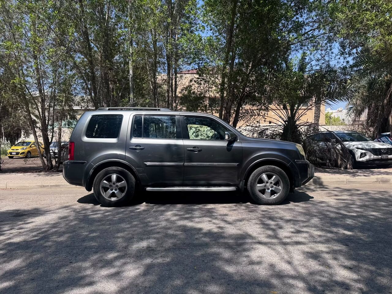 Manama, Vehicles, Cars & Trucks , BHD 2500,  HONDA,  2011,  Automatic,  298000 KM,   PILOT  MODEL WITH WELL-MAINTAINED CONDITION
