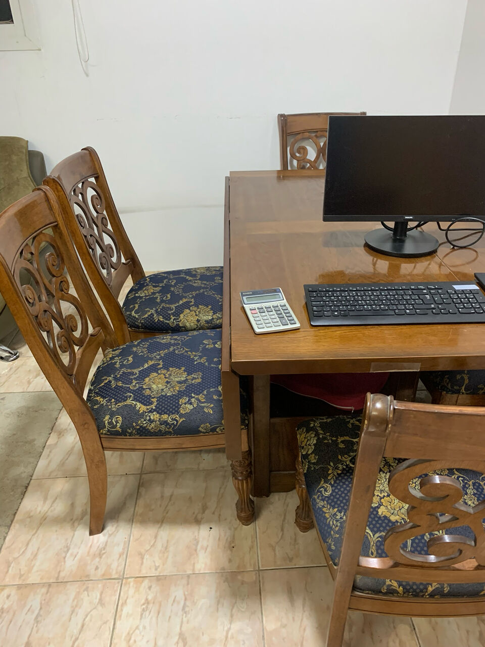 Riyadh, Furniture, SAR 450,  Wooden Dining Table 6 Seeter