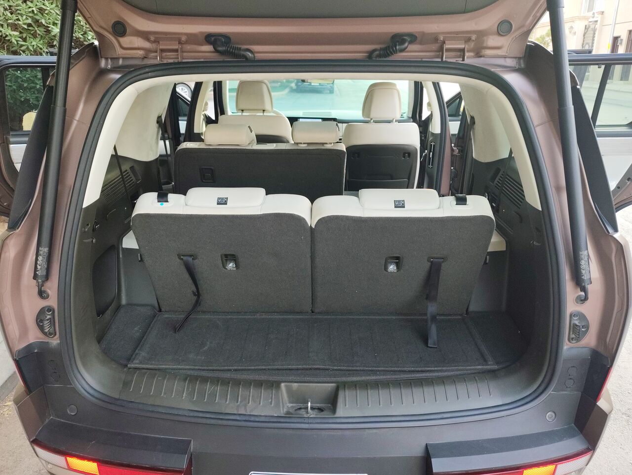 Riyadh, Vehicles, Cars & Trucks , SAR 120000,  Hyundai Santa Fe,  2024,  Automatic,  23500 KM,  FOR SALE:   Comfort(Brown Matte) &ndash; Excellent Condition!