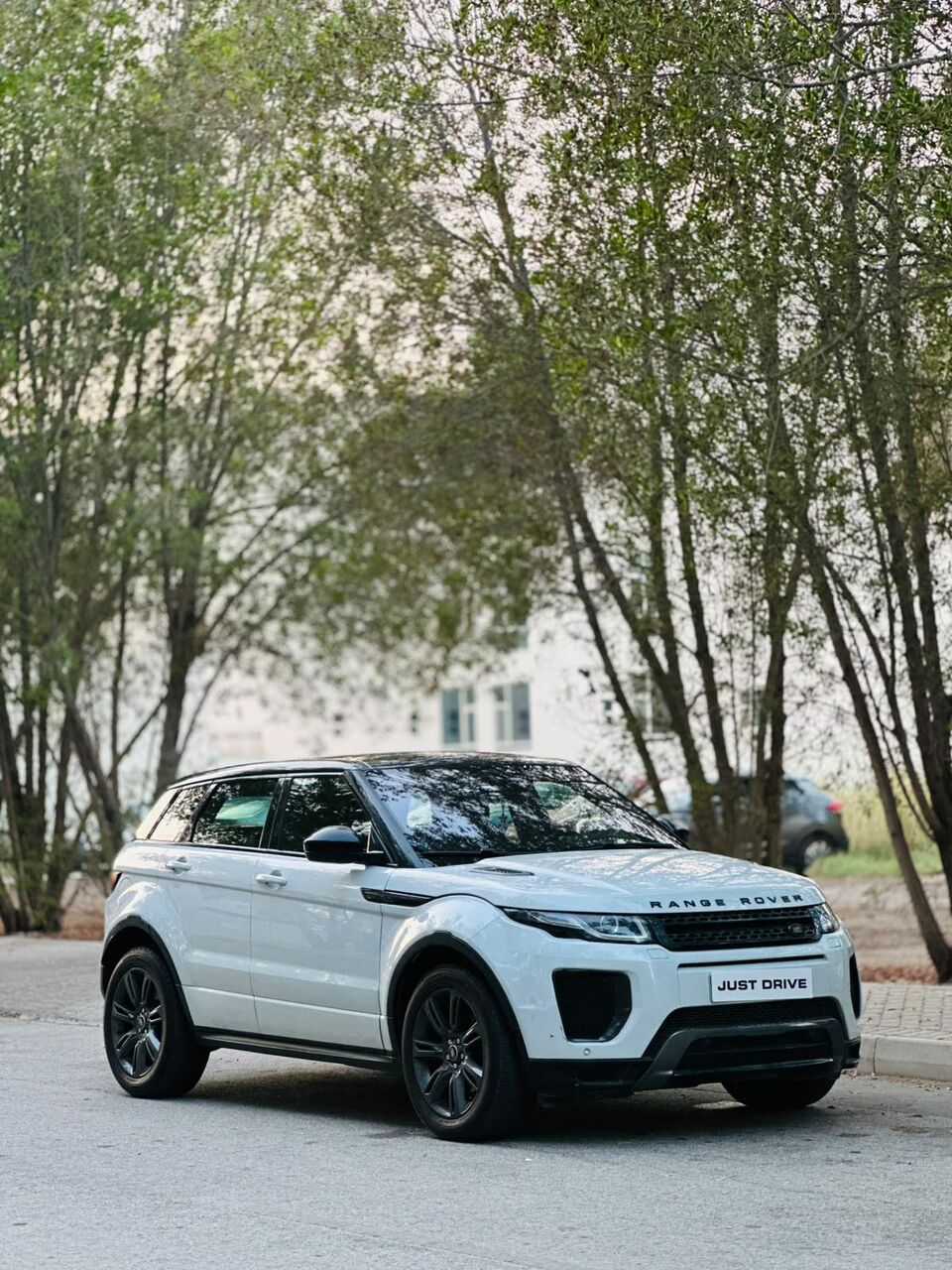 Segaya, Vehicles, Cars & Trucks , BHD 6950,  Land Rover Range Rover Evoque,  2018,  Automatic,  168000 KM,  RANGE ROVER EVOQUE  MODEL FULL OPTION WITH SUNROOF CALL OR WHATSAPP ON 35400768