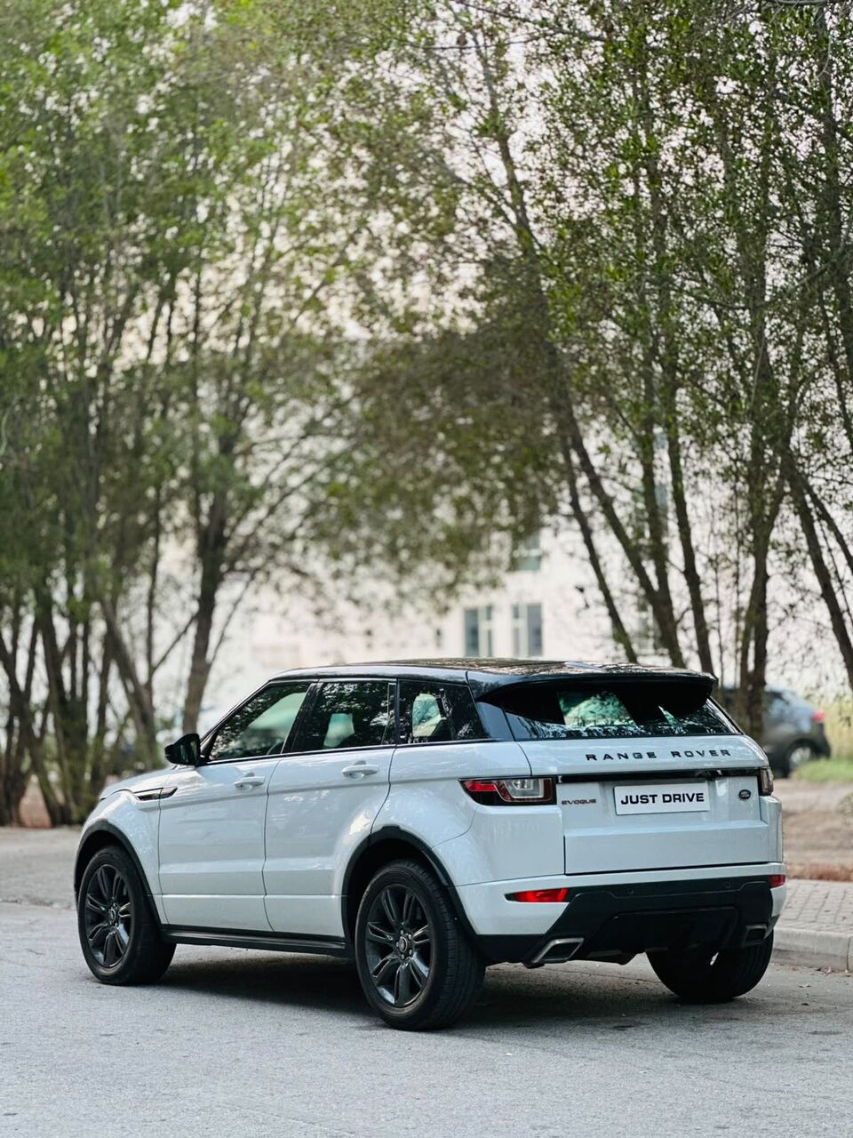 Segaya, Vehicles, Cars & Trucks , BHD 6950,  Land Rover Range Rover Evoque,  2018,  Automatic,  168000 KM,  RANGE ROVER EVOQUE  MODEL FULL OPTION WITH SUNROOF CALL OR WHATSAPP ON 35400768