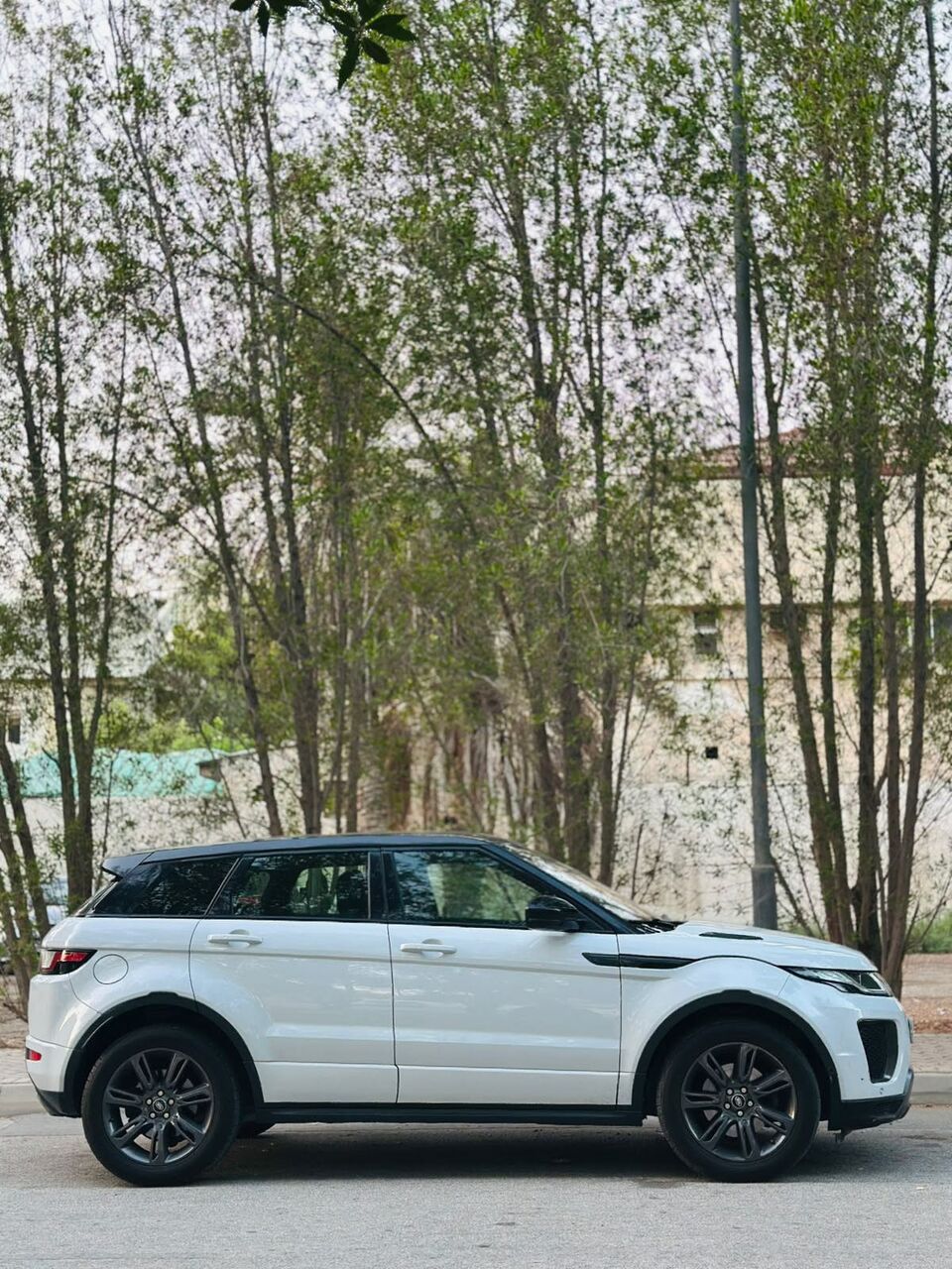 Segaya, Vehicles, Cars & Trucks , BHD 6950,  Land Rover Range Rover Evoque,  2018,  Automatic,  168000 KM,  RANGE ROVER EVOQUE  MODEL FULL OPTION WITH SUNROOF CALL OR WHATSAPP ON 35400768
