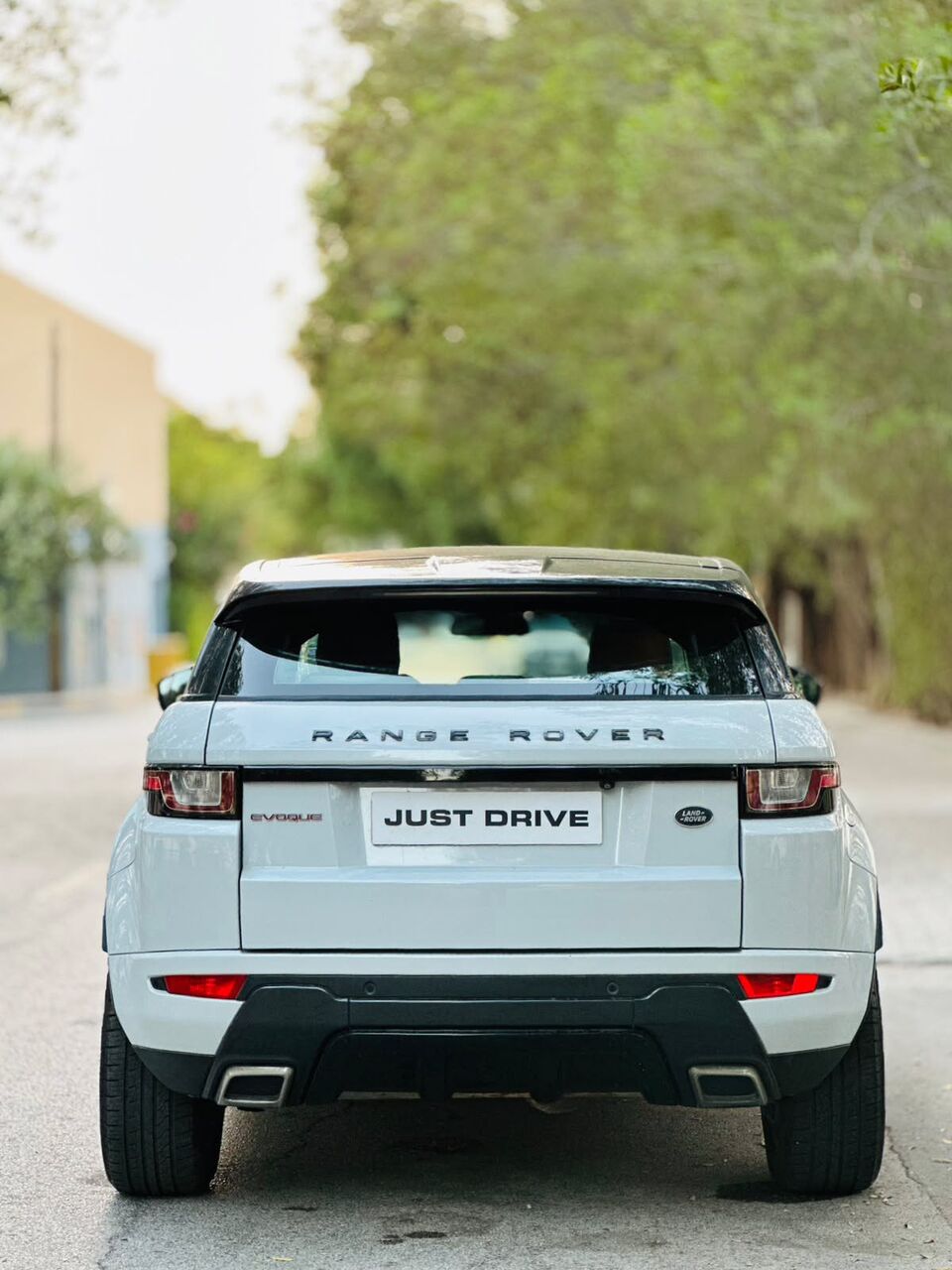 Segaya, Vehicles, Cars & Trucks , BHD 6950,  Land Rover Range Rover Evoque,  2018,  Automatic,  168000 KM,  RANGE ROVER EVOQUE  MODEL FULL OPTION WITH SUNROOF CALL OR WHATSAPP ON 35400768