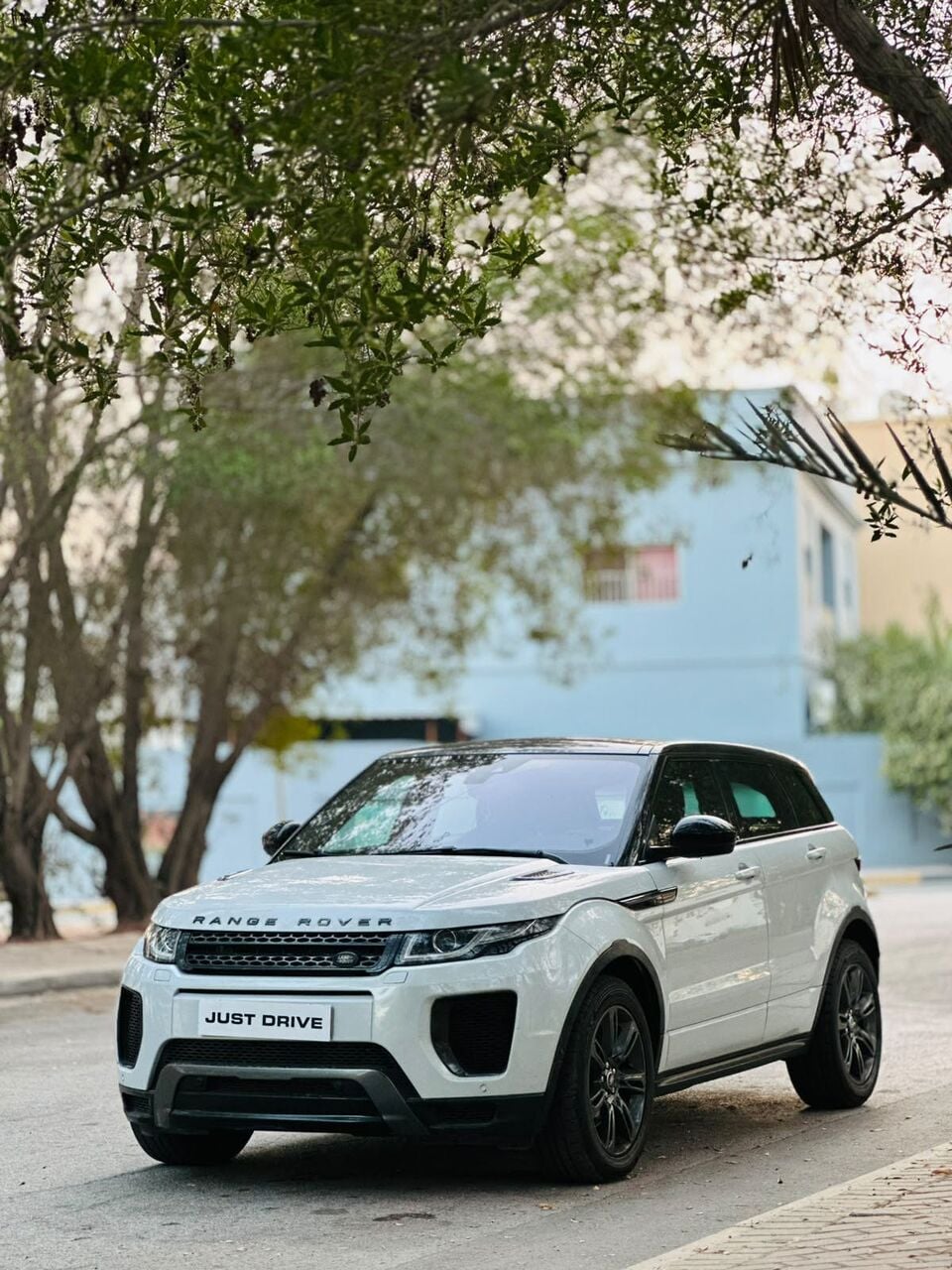 Segaya, Vehicles, Cars & Trucks , BHD 6950,  Land Rover Range Rover Evoque,  2018,  Automatic,  168000 KM,  RANGE ROVER EVOQUE  MODEL FULL OPTION WITH SUNROOF CALL OR WHATSAPP ON 35400768