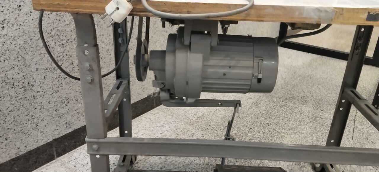 Al Malaz, Machinery, SAR 1200,  Sewing Machine  -Electrical- Heavy - Industrial