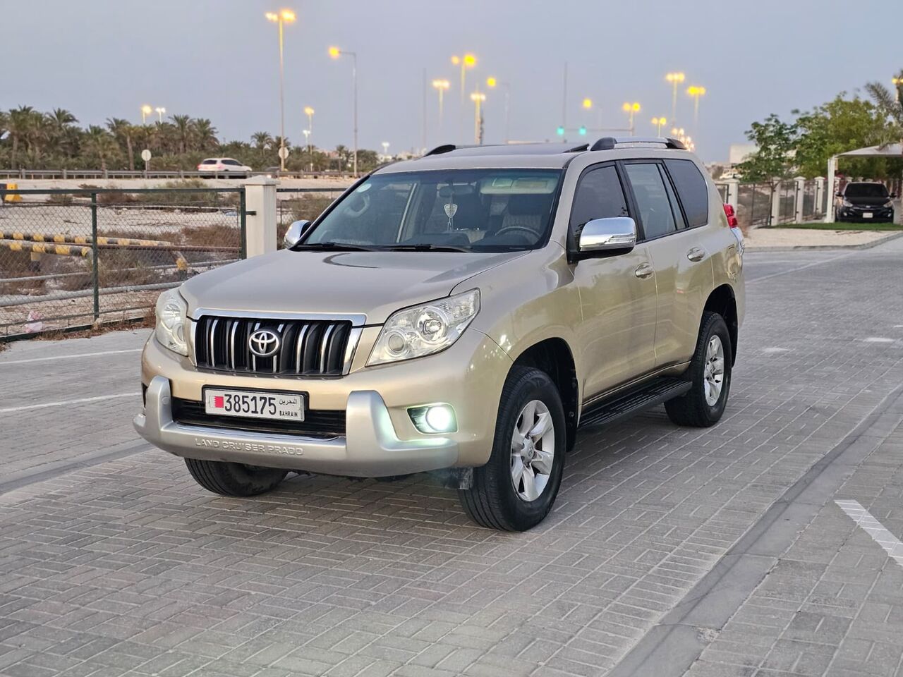 Riffa, Vehicles, Cars & Trucks , BHD 5800,  Toyota Prado,  2011,  Automatic,  195000 KM,    TXL V6 - 195K KM Only - Pass & Insr 31st March 27 - 5800 BD