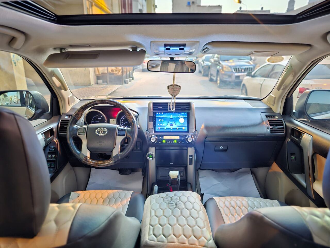 Riffa, Vehicles, Cars & Trucks , BHD 5800,  Toyota Prado,  2011,  Automatic,  195000 KM,    TXL V6 - 195K KM Only - Pass & Insr 31st March 27 - 5800 BD