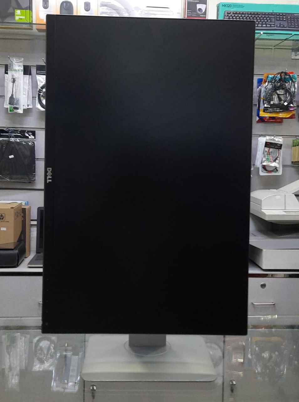 Manama, Computers, BHD 27,  DELL 24" IPS Full HD Borderless Monitor 180* Rotatable Input : HDMI, DP, VGA, USB 3.0