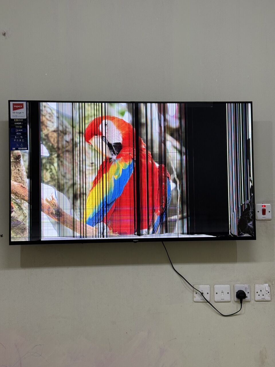 Riyadh, Electronics, SAR 150,  55&rdquo; Smart LED TV For Sale (screen Corner Hit)