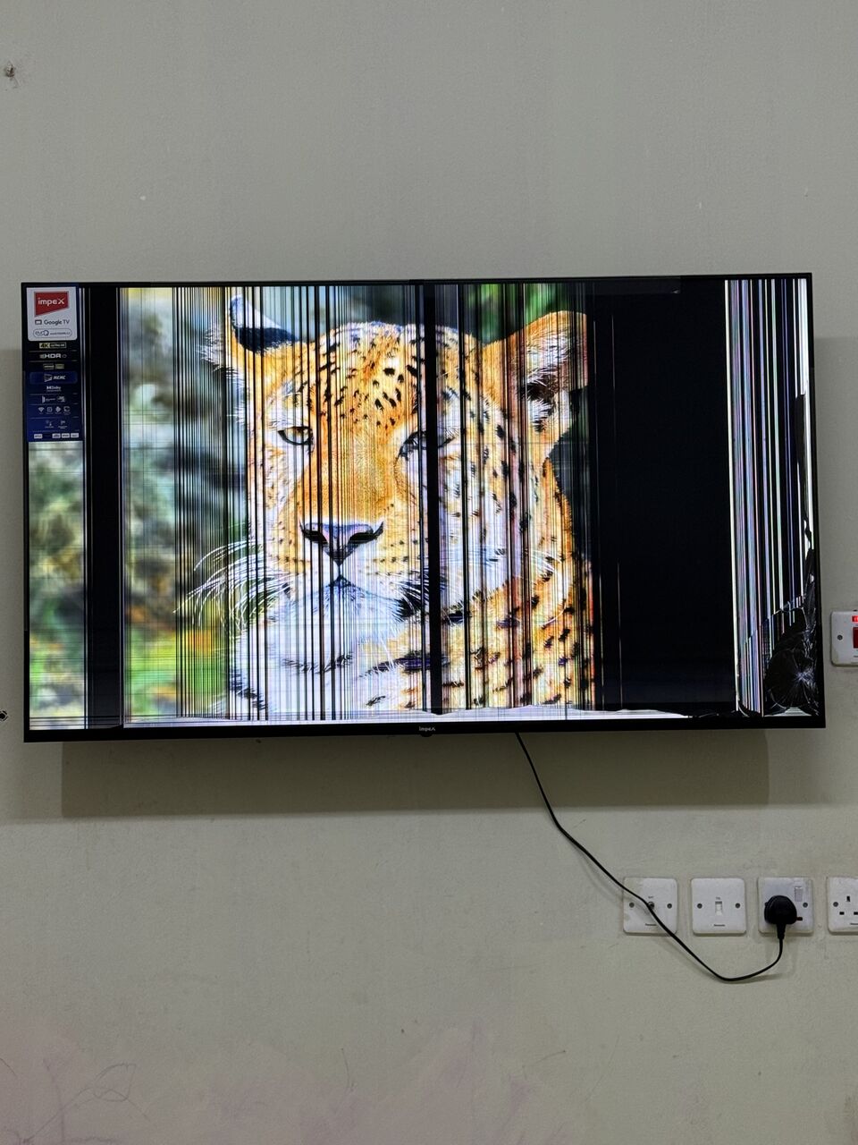 Riyadh, Electronics, SAR 150,  55&rdquo; Smart LED TV For Sale (screen Corner Hit)