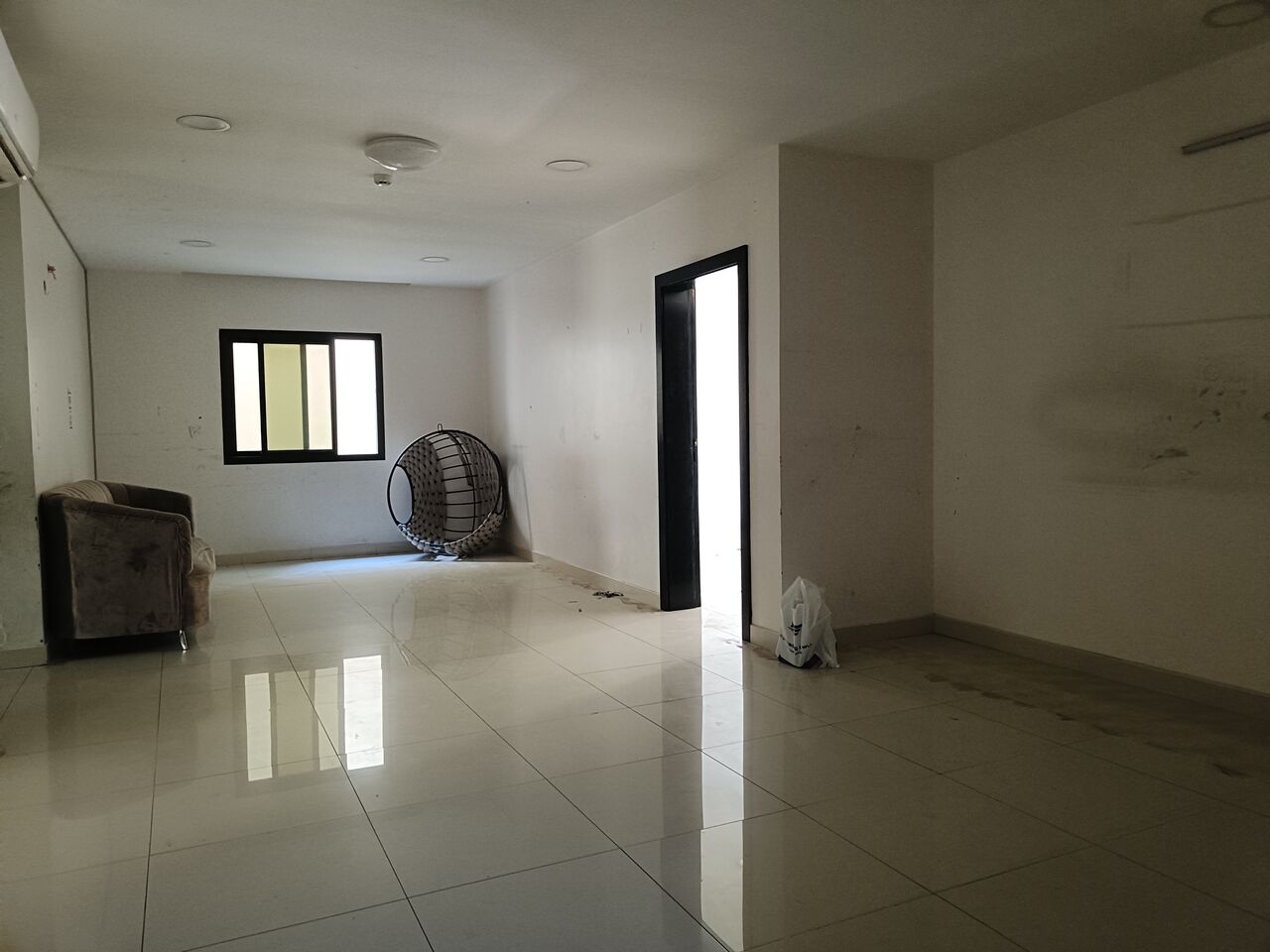 Tubli, Apartments, Flats, Houses & Villas, BHD 280/month,  3 BR,  180 Sq. Meter,  Semi Furnished 3bhk Without Ewa