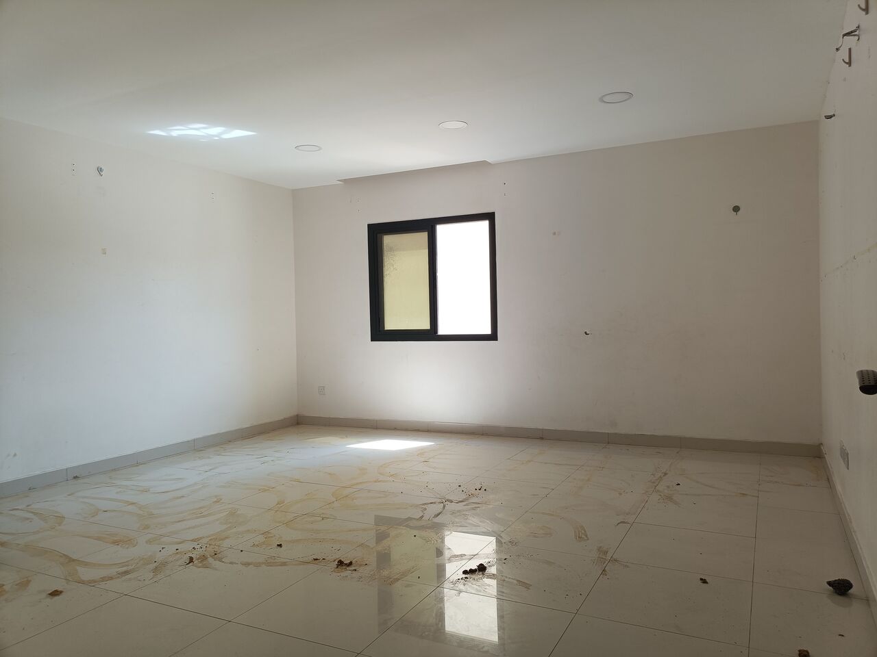Tubli, Apartments, Flats, Houses & Villas, BHD 280/month,  3 BR,  180 Sq. Meter,  Semi Furnished 3bhk Without Ewa