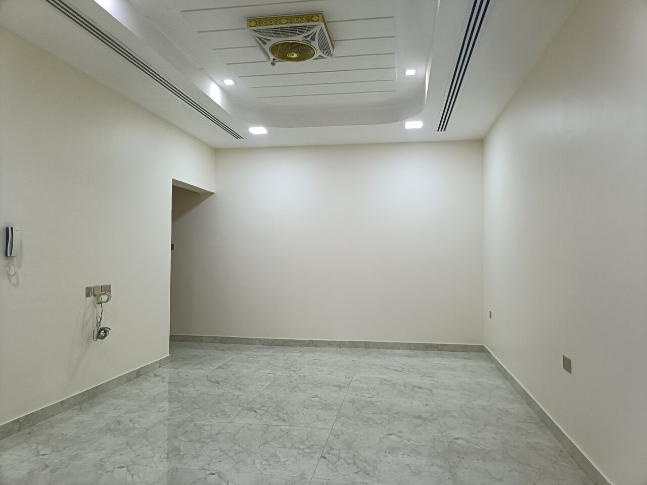 Tubli, Apartments, Flats, Houses & Villas, BHD 250/month,  3 BR,  180 Sq. Meter,  Semi Furnished 3bhk Without Ewa