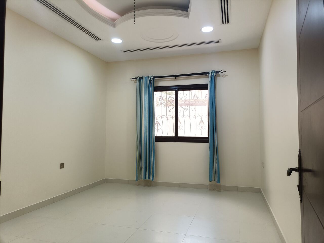 Tubli, Apartments, Flats, Houses & Villas, BHD 250/month,  3 BR,  180 Sq. Meter,  Semi Furnished 3bhk Without Ewa
