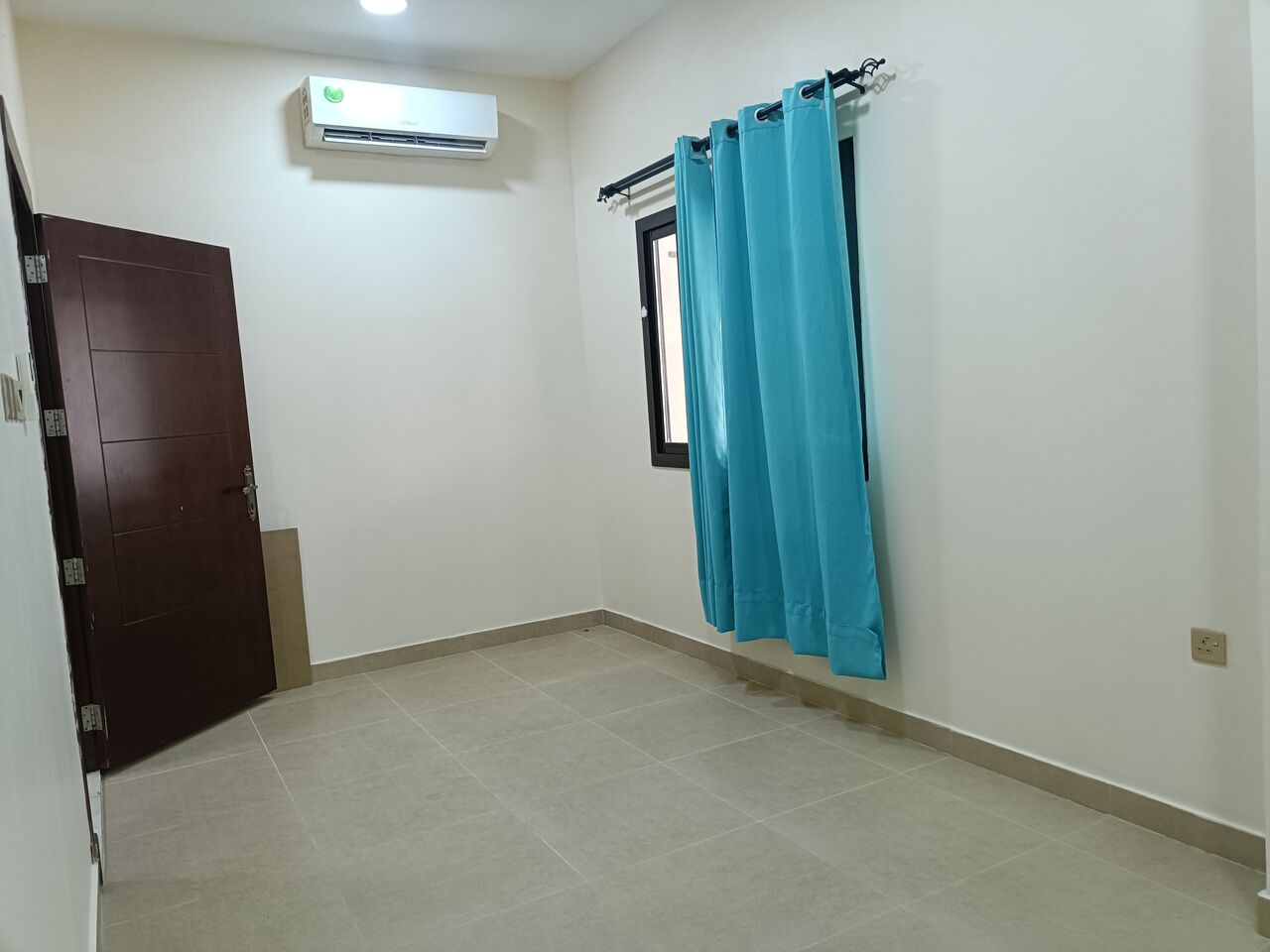 Tubli, Apartments, Flats, Houses & Villas, BHD 250/month,  3 BR,  180 Sq. Meter,  Semi Furnished 3bhk Without Ewa