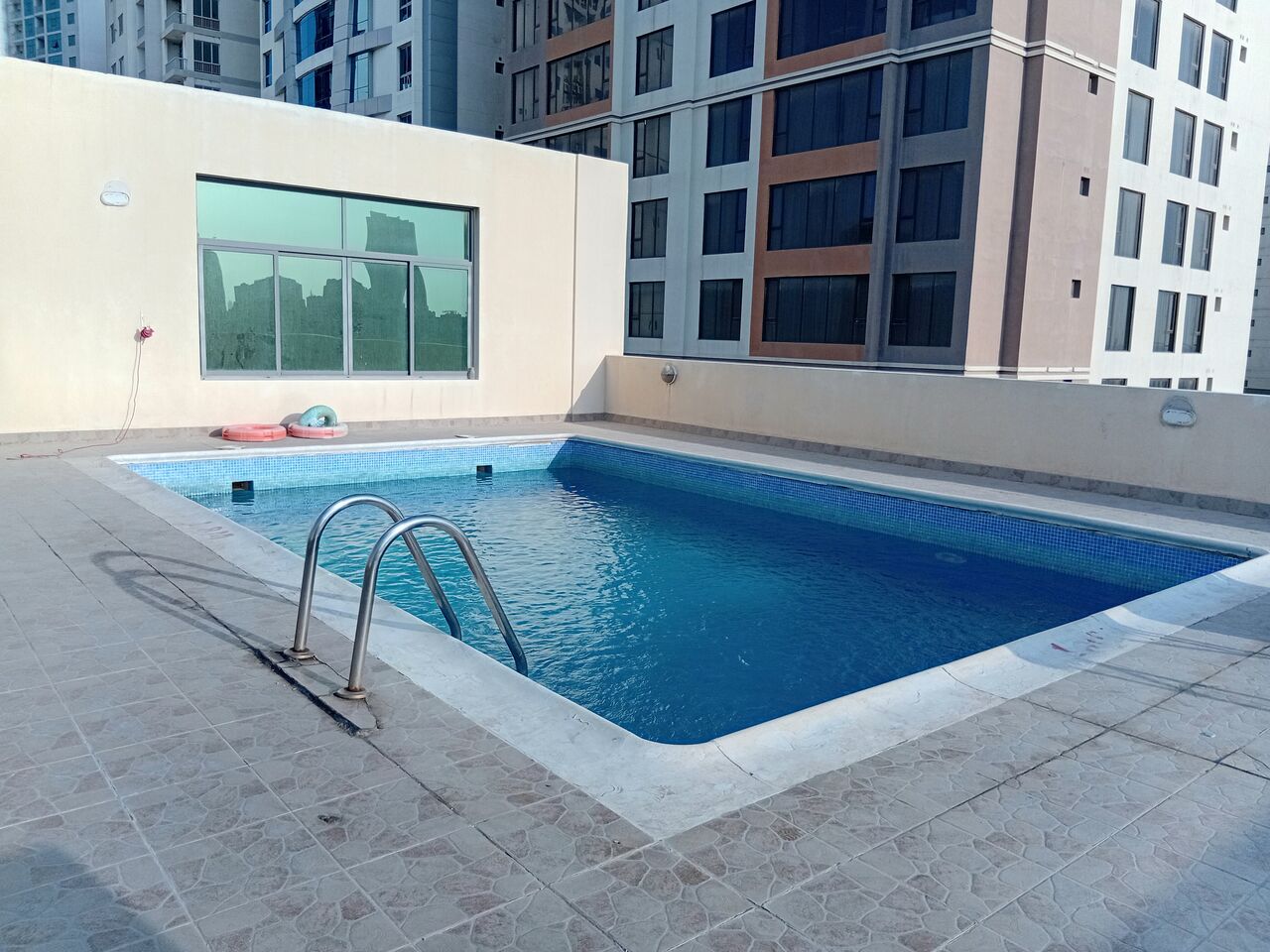 Juffair, Apartments, Flats, Houses & Villas, BHD 300/month,  Furnished,  2 BR,  Fully-furnished | Juffair | Parking | Wifi | Pool | Gym | H.keeping | BD30 EWA Lmt