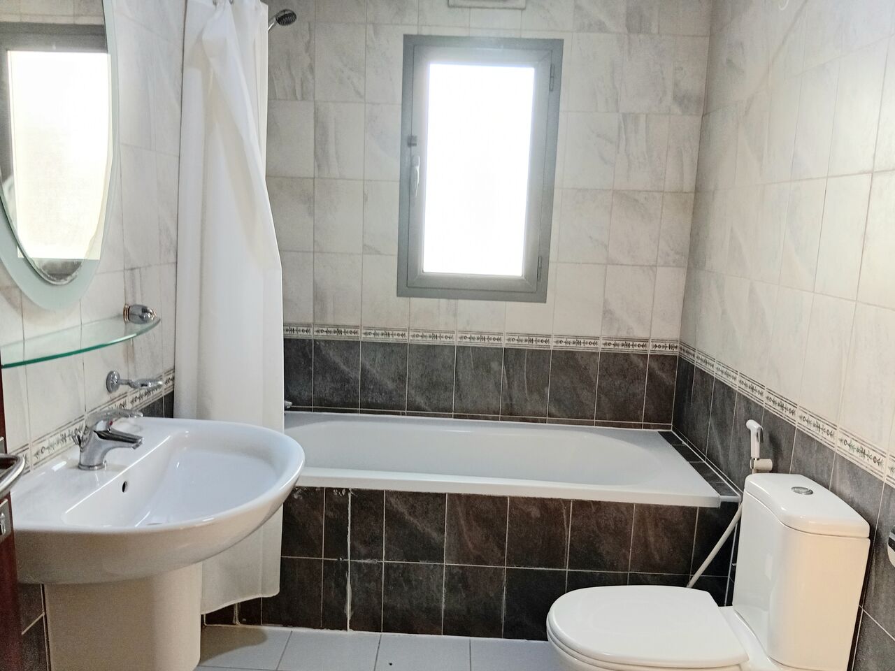 Juffair, Apartments, Flats, Houses & Villas, BHD 300/month,  Furnished,  2 BR,  Fully-furnished | Juffair | Parking | Wifi | Pool | Gym | H.keeping | BD30 EWA Lmt