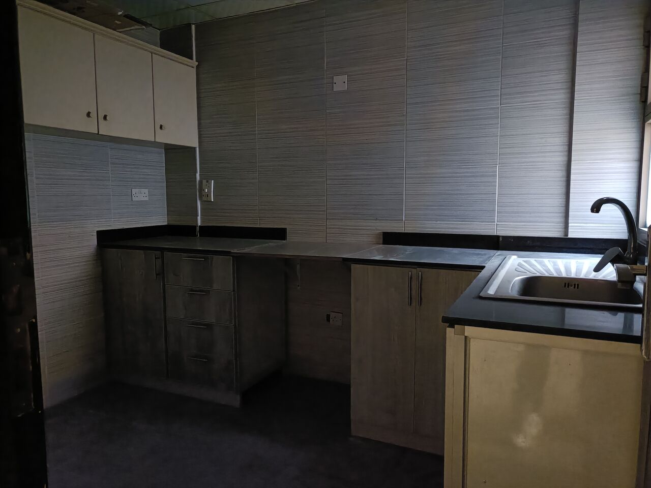 Mahooz, Apartments, Flats, Houses & Villas, BHD 180/month,  2 BR,  130 Sq. Meter,  Semi Furnished 2bhk Without Ewa