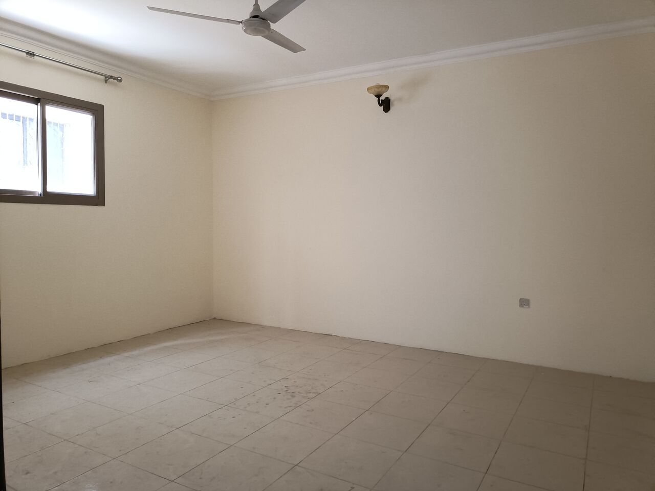 Tubli, Staff Accommodation, BHD 3300,  1600 Sq. Meter,  Semi Furnished Building Available Without Ewa