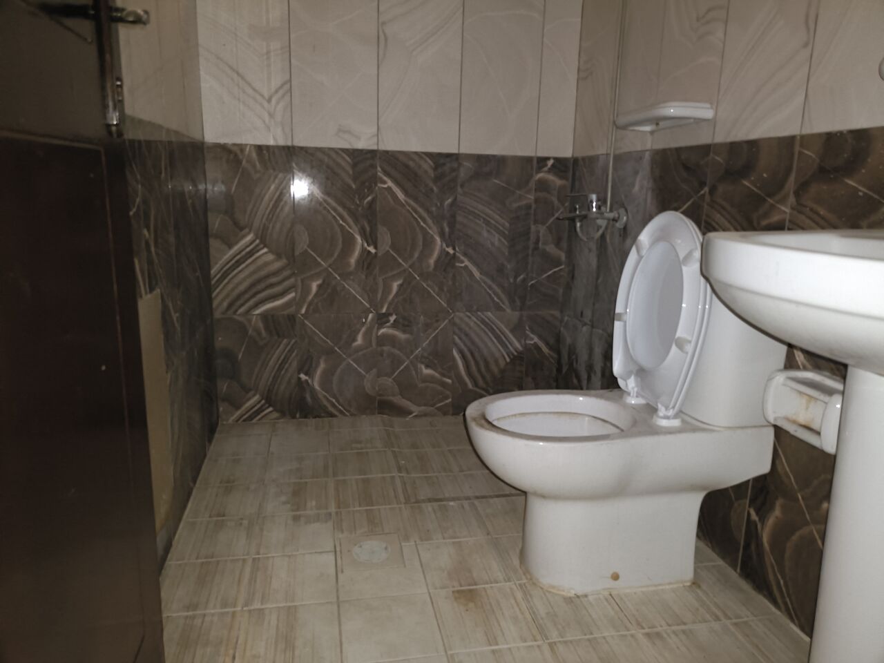 Tubli, Staff Accommodation, BHD 3300,  1600 Sq. Meter,  Semi Furnished Building Available Without Ewa