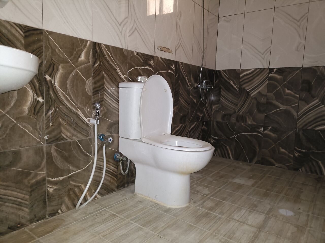 Tubli, Staff Accommodation, BHD 3300,  1600 Sq. Meter,  Semi Furnished Building Available Without Ewa