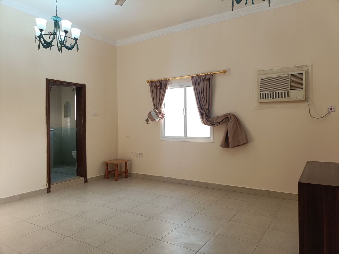 Mahooz, Apartments, Flats, Houses & Villas, BHD 270/month,  2 BR,  180 Sq. Meter,  Semi Furnished 2bhk With Unlimited Ewa