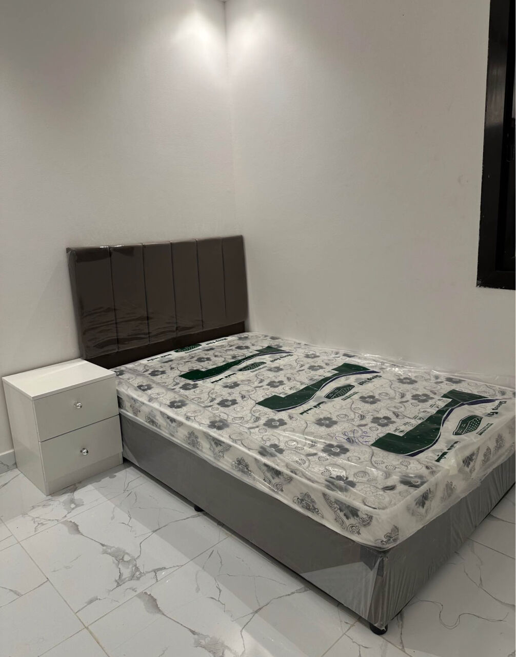 Jeddah, Job Seekers, Medium Size Beds And Bedroom Sets